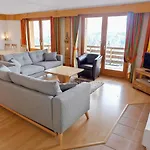 Appartamento Le Bristol C54 By Interhome *